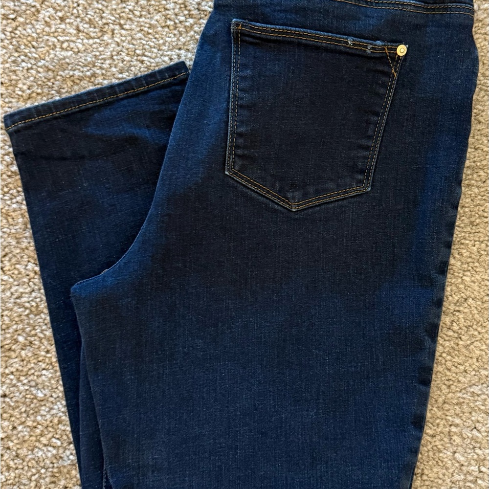 👖Chico’s So Slimming Girlfriend Slim Leg Ankle Jeans size 10 (1.5) EUC